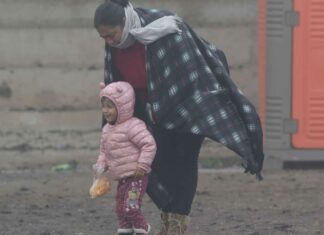 Entrega gobierno apoyos por temporada invernal apoyos