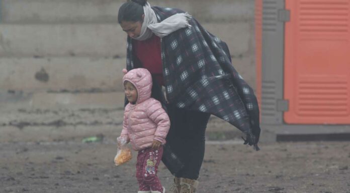 Entrega gobierno apoyos por temporada invernal apoyos