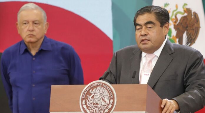 AMLO ya sentó bases de la 4T, afirma Barbosa Este miércoles AMLO rendirá su informe de labores en la explanada del zócalo de la CDMX. Foto: Es Imagen