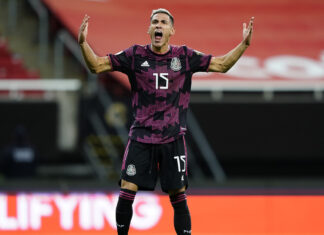 Aficionados del América rechazan fichaje de Antuna Crearon la tendencia #AntunaNoFirmes para convencer al jugador de quedarse en Chivas. Foto: @miseleccionmxEN
