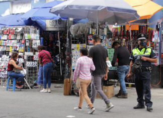 Descarta SEGOM permisos para ambulantes en fin de año Tendrán que acatarse a los lineamientos establecidos por la Comuna de Puebla. Foto: Es Imagen