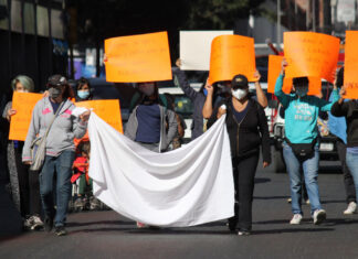 Ambulantes exigen reinstalación en explanada del CENHCH Las Ambulantes fueron retiradas desde el 24 de noviembre.