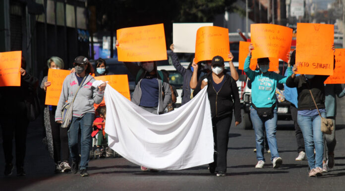 Ambulantes exigen reinstalación en explanada del CENHCH Las Ambulantes fueron retiradas desde el 24 de noviembre.