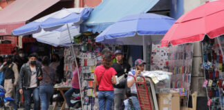 Puebla logra reducción del 90% de vendedores ambulantes en Centro Histórico El listado servirá para determinar cuántos ambulantes hay.