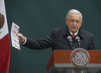 Aprobación de AMLO sube a 66% tras gira en EU El nivel de aprobación de Andrés Manuel subió de 60 a 66% entre octubre y noviembre. Foto: Es Imagen