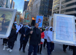 Antorcha Guadalupana ya recorre Nueva York Los participantes llegaron después de recorrer 9 entidades de la República Mexicana y 13 de Estados Unidos.