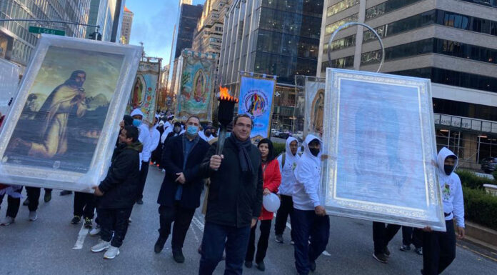 Antorcha Guadalupana ya recorre Nueva York Los participantes llegaron después de recorrer 9 entidades de la República Mexicana y 13 de Estados Unidos.