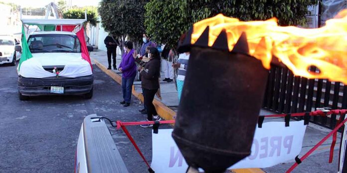 Antorcha Antorcha Guadalupana busca unir a las familias de los migrantes y llevar el consuelo y la fe de la Virgen de Guadalupe. Foto: Es Imagen