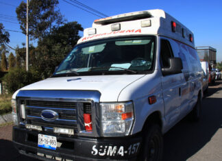 Automovilista muere por choque contra autobús El conductor de luna camioneta invadió el carril y se estrelló contra un autobús de ADO.