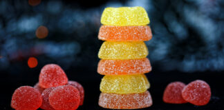 Joven regala gomitas “mágicas” en Navidad y ¡checa lo que pasa! broma