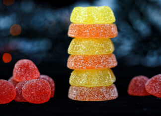 Joven regala gomitas “mágicas” en Navidad y ¡checa lo que pasa! broma