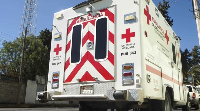 Choque en la México-Puebla deja 15 peregrinos lesionados Socorristas atendieron en el lugar a 5 adultos y 10 menores de edad. Foto: Es Imagen