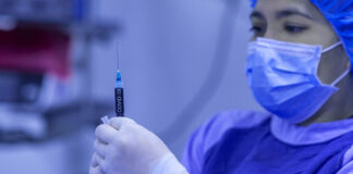 Inicia vacunación a personal de salud en Ciudad de México personal