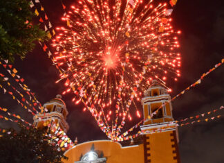 Explosión de pirotecnia derriba barda de templo en Tenancingo La explosión causó temor entre las personas que asistían a los festejos de la virgen de Guadalupe. Foto: Es Imagen // Ilustrativa