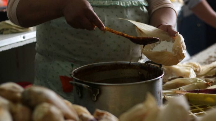 Explotaban Les exigían trabajar en un puesto de tamales y entregar una cuota diaria de 500 pesos. Foto: Es Imagen / Ilustrativa