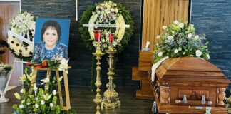 Familia y amigos dan último adiós a Carmen Salinas Carmen Salinas tuvo en él y en la televisión mexicana, destacó Juan Osorio. Foto: @SebasResendiz