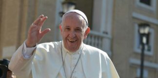 Papa Francisco pide aumentar distribución de dosis anti Covid Francisco