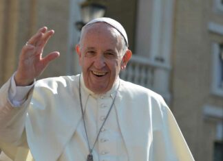 Papa Francisco pide aumentar distribución de dosis anti Covid Francisco