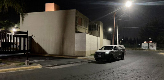 El hombre fue hallado muerto y con un balazo en la cabeza dentro de su casa