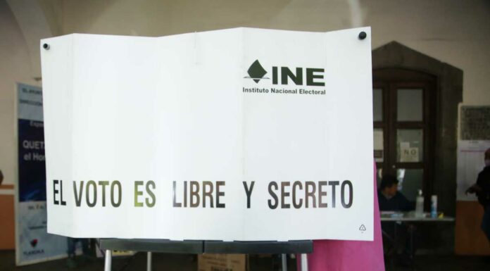 INE reduciría gastos para organizar revocación José Roberto Ruiz., consejero del INE dijo que no habrá más ajustes tras definir el número de casillas a instalar en la consulta popular. Foto: Es Imagen