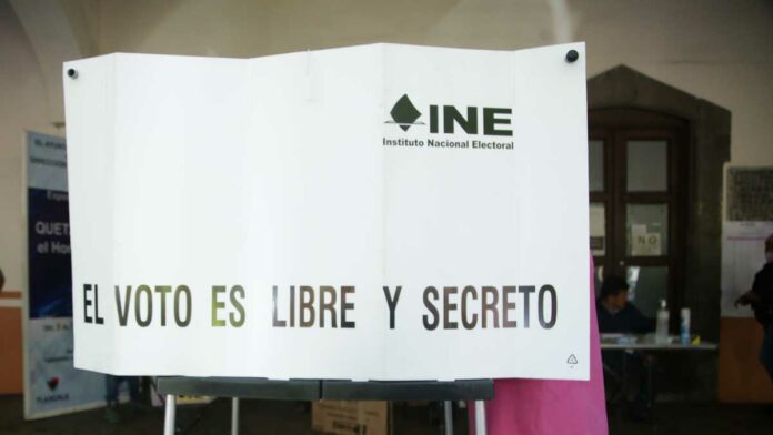 Ine José Roberto Ruiz., consejero del INE dijo que no habrá más ajustes tras definir el número de casillas a instalar en la consulta popular. Foto: Es Imagen