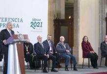 Vuelve Javier Jiménez Espriú a Palacio Nacional Javier Jiménez reapareció durante la premiación a la Ingeniería y la Arquitectura. Foto: Es Imagen