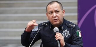 José Tlachi renuncia a la Secretaría de Seguridad en Puebla capital A largo de su carrera, José Tlachi presuntamente ha estado ligado “La Hermandad”.