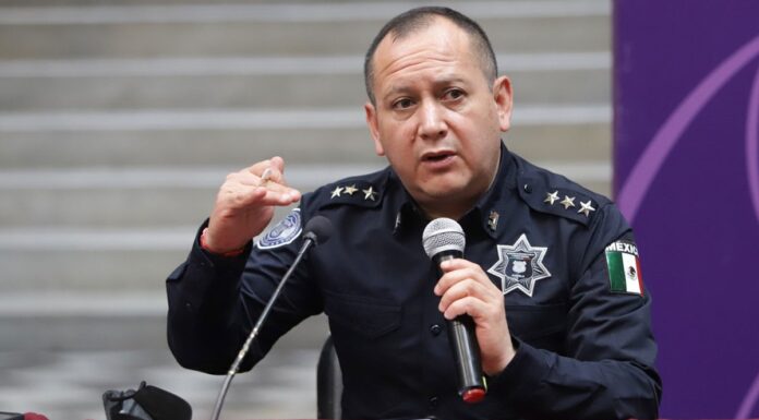 José Tlachi renuncia a la Secretaría de Seguridad en Puebla capital A largo de su carrera, José Tlachi presuntamente ha estado ligado “La Hermandad”.