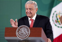 AMLO acusa lentitud de EU para atender problema migratorio Obrador apuntó que si bien hay disposición de Estados Unidos, también hay lentitud para atender el fenómeno migratorio.