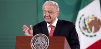 AMLO acusa lentitud de EU para atender problema migratorio Obrador apuntó que si bien hay disposición de Estados Unidos, también hay lentitud para atender el fenómeno migratorio.