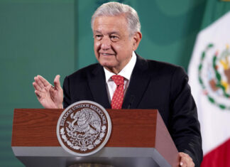 AMLO acusa lentitud de EU para atender problema migratorio Obrador apuntó que si bien hay disposición de Estados Unidos, también hay lentitud para atender el fenómeno migratorio.