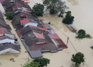 Mueren 7 en Malasia por inundaciones; evacúan a 50 mil Siete personas murieron en Malasia por las inundaciones.
