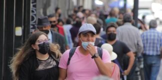 México registra 3 mil contagios de COVID19 en un día México registró 3 mil 319 contagios .