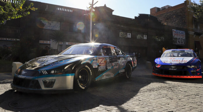 Nascar Parade llega a Puebla por primera vez Se trató de un preámbulo a la fiesta de la velocidad Nascar Peake Series. Foto: Especial