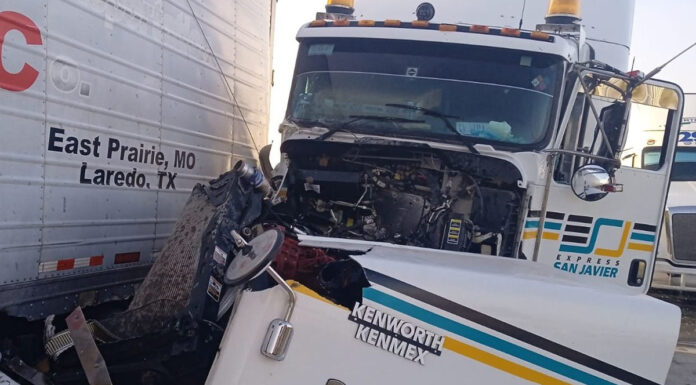 Choque de trailers en la autopista a Nuevo Laredo Choque