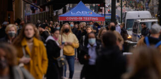 Ómicron ya predomina en Estados Unidos Del 100 por ciento de contagiados de COVID19, más del 70 por ciento tiene la variante Ómicron en Estados Unidos.