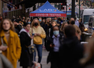 Ómicron ya predomina en Estados Unidos Del 100 por ciento de contagiados de COVID19, más del 70 por ciento tiene la variante Ómicron en Estados Unidos.