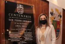 Paola Angón devela placa por los 100 años de San Pedro Paola Angón refrendó el compromiso de su gobierno para trabajar por el bien de la ciudadanía.