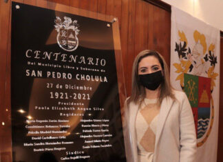 Paola Angón devela placa por los 100 años de San Pedro Paola Angón refrendó el compromiso de su gobierno para trabajar por el bien de la ciudadanía.