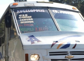 Asaltan a pasajeros de Ruta Azteca; agresores huyen Los asaltantes se subieron a la unidad en calidad de pasajeros. Foto: Especial
