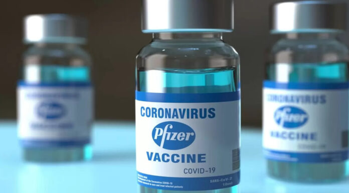 Pfizer y Moderna requieren 3a dosis ante Ómicron En marzo de 2022 estarían entregando una vacuna basada en Ómicron. Foto: Especial