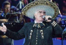 Esta es la playlist imperdible de Vicente Fernández Vicente Fernández murió hoy a las 6 a.m. en Guadalajara.