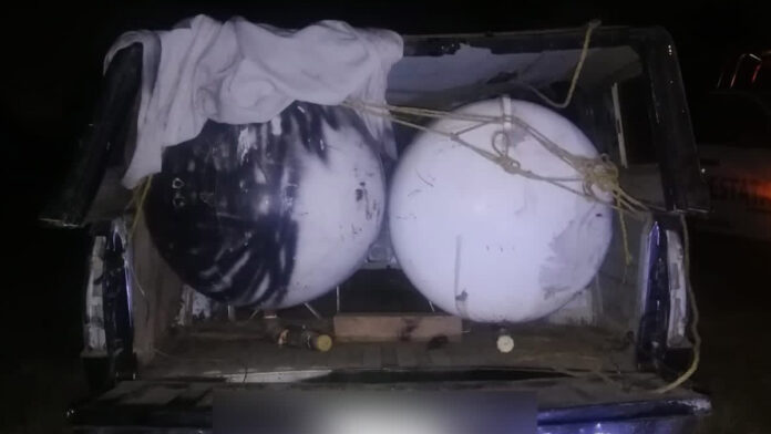 Tanques Cerca de lugar, en apariencia, había una toma clandestina. Foto: Especial