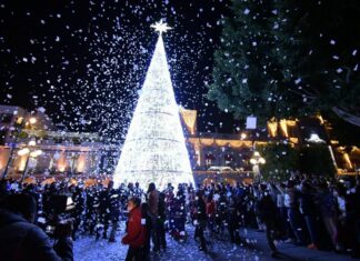 ¡Encienden el árbol navideño del Zócalo de Puebla!