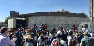 Estudiantes del CIDE marchan al Senado; piden diálogo