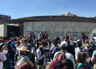 Estudiantes del CIDE marchan al Senado; piden diálogo