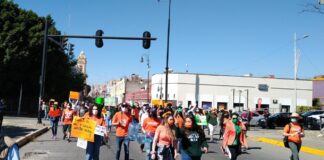 Estudiantes de la UDLAP bloquean Bulevar 5 de Mayo