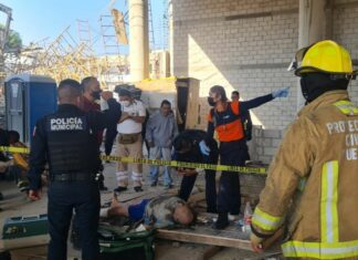Colapsa construcción en El Carmen; hay 3 heridos