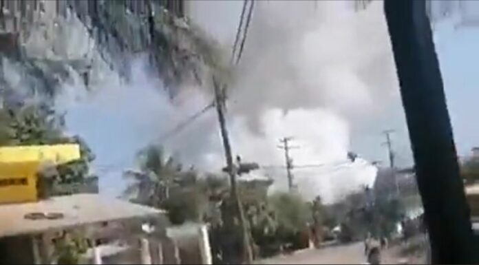 Explota bodega con pirotecnia en Apatzingán
