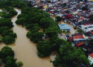 21 muertos y 77 mil damnificados por lluvias en Brasil